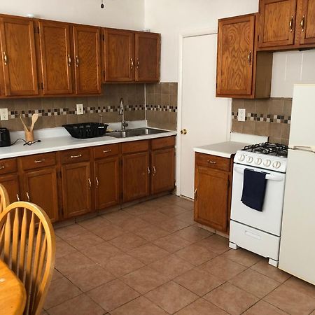 Private 2 Bedroom And 1 Bathroom House In A Quiet Area And Convenient To Nyc Bus And Train Perth Amboy Dış mekan fotoğraf